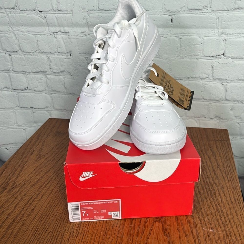 NEW Nike Unisex White Borough Low 2 Casual Sneaker - Big Kid 7Y | fits Women 8.5